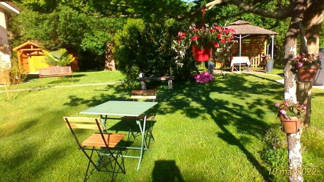 Le Clos Des Palombes Wifi Climatisation Saint-Pierre-du-Mont  Exterior foto